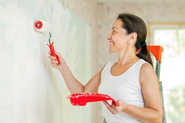 Dicas práticas para renovar a pintura da casa sem contratar um profissional Dicas práticas para renovar a pintura da casa sem contratar um profissional