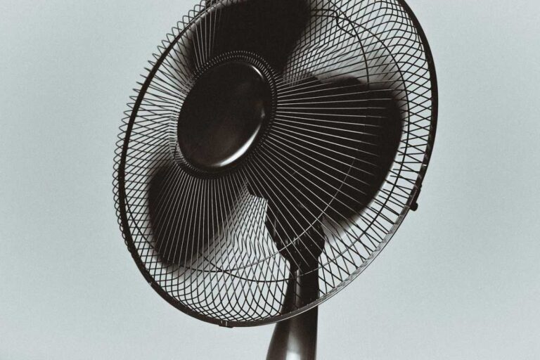 Altas temperaturas aumenta procura por ventiladores, como escolher certo Altas temperaturas aumenta procura por ventiladores, como escolher certo